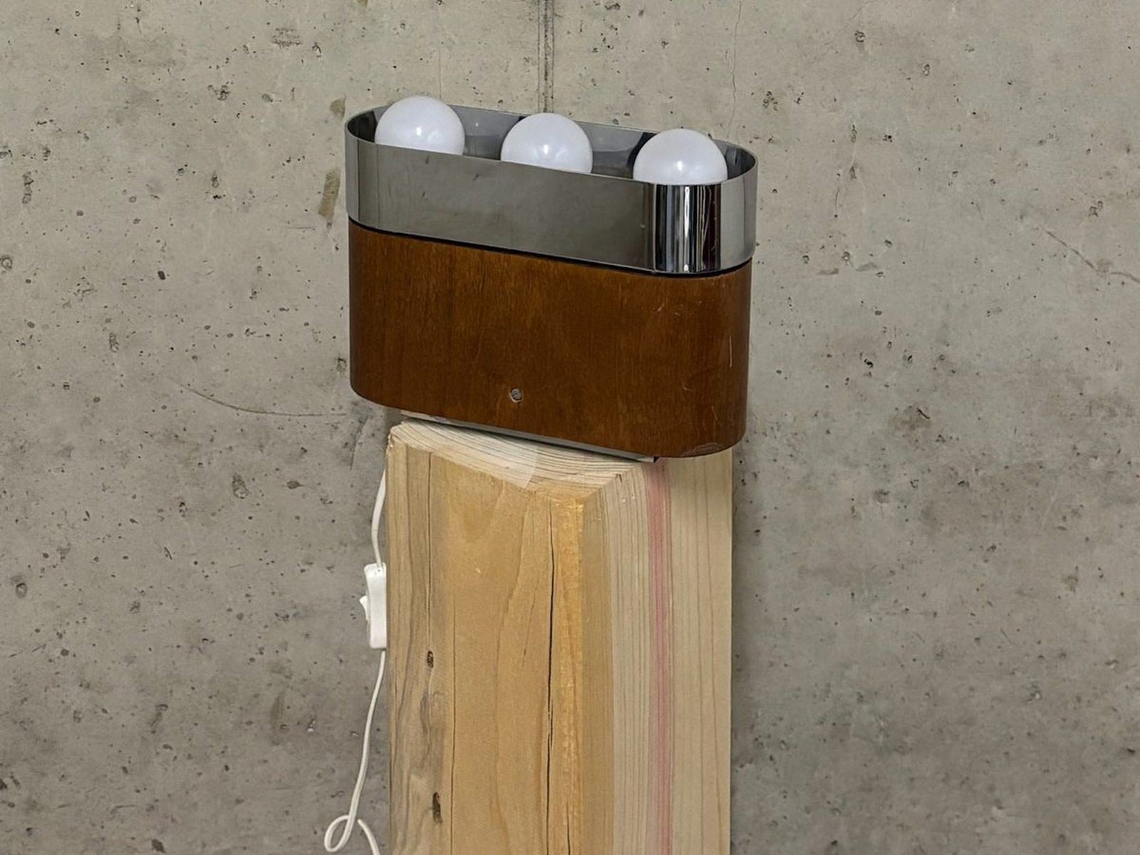 3 Bulbs Lamp